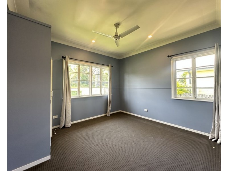 5 Samford Road, Leichhardt QLD 4305