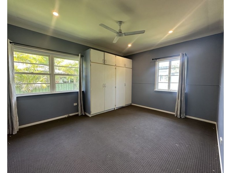 5 Samford Road, Leichhardt QLD 4305