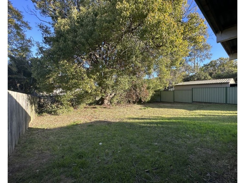 5 Samford Road, Leichhardt QLD 4305