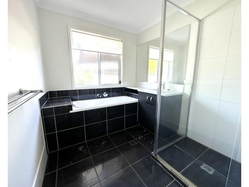 66 Woodford Street, One Mile QLD 4305