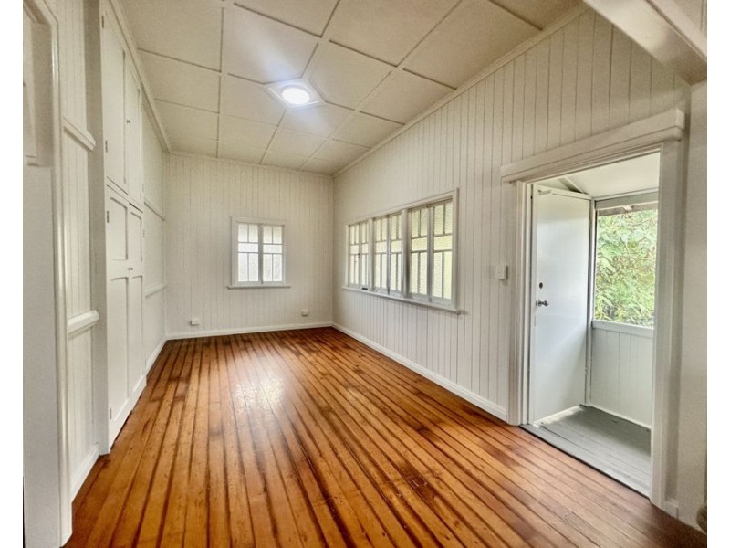 40 The Terrace, North Ipswich QLD 4305