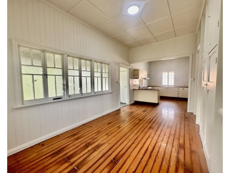 40 The Terrace, North Ipswich QLD 4305