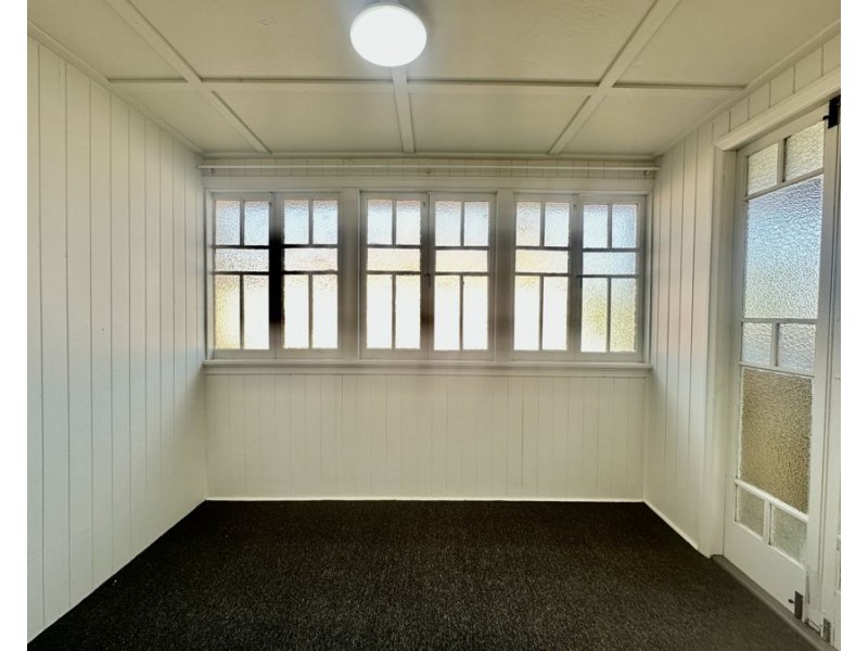 40 The Terrace, North Ipswich QLD 4305