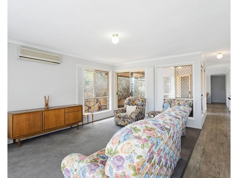 10 Diosma Close, Yamanto QLD 4305