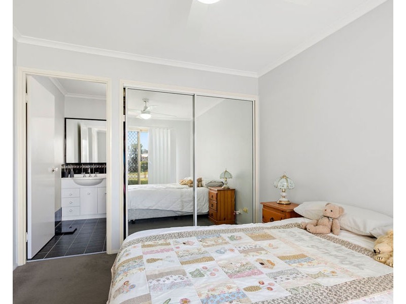 10 Diosma Close, Yamanto QLD 4305