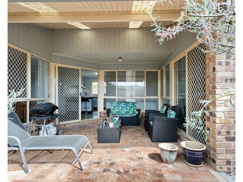 10 Diosma Close, Yamanto QLD 4305