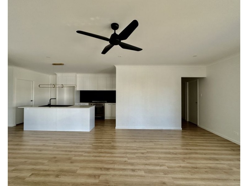 10 Nerang Rd, South Ripley QLD 4306