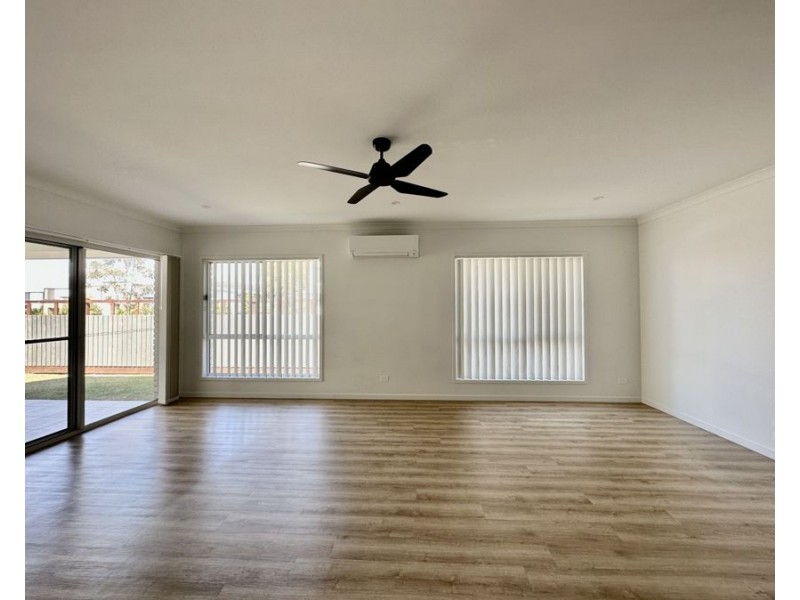 10 Nerang Rd, South Ripley QLD 4306