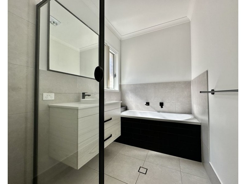 10 Nerang Rd, South Ripley QLD 4306