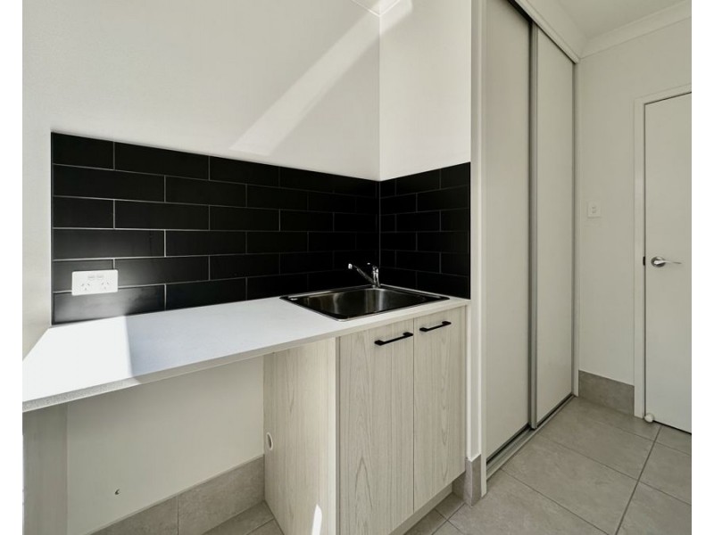 10 Nerang Rd, South Ripley QLD 4306