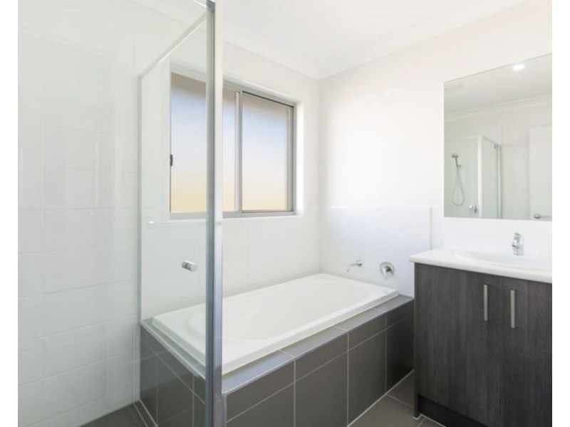 3 Plantation Street, Walloon QLD 4306