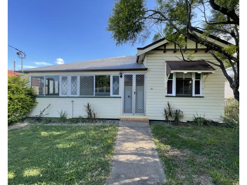 38 Moffat Street, Ipswich QLD 4305