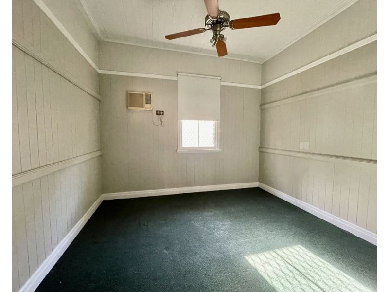 38 Moffat Street, Ipswich QLD 4305