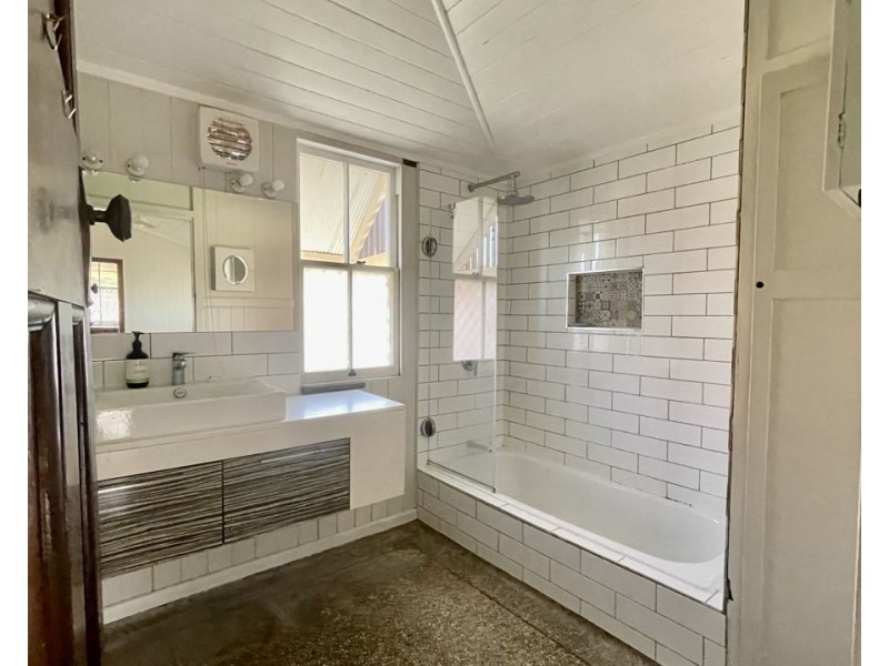 38 Moffat Street, Ipswich QLD 4305