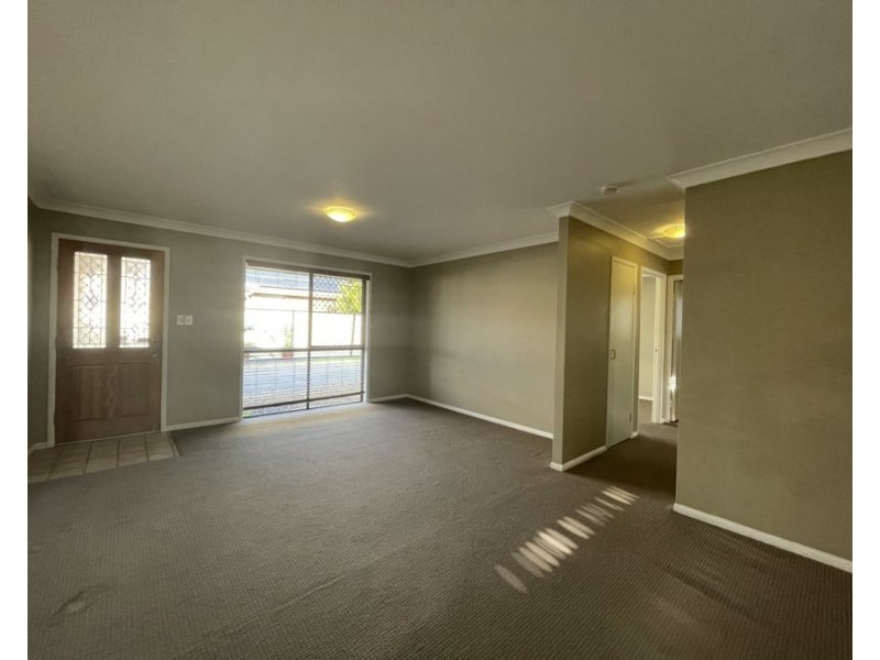 1/15 Craig St, Redbank Plains QLD 4301