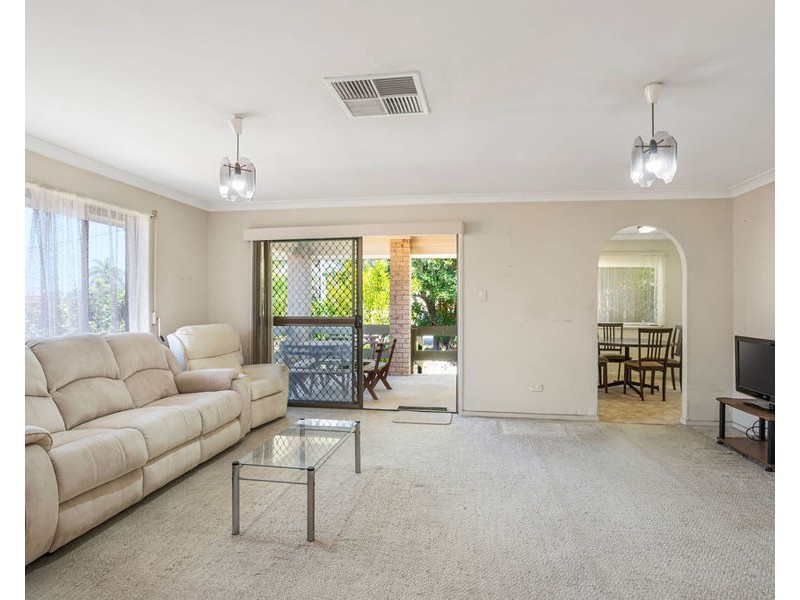 1 Booth Street, Brassall QLD 4305