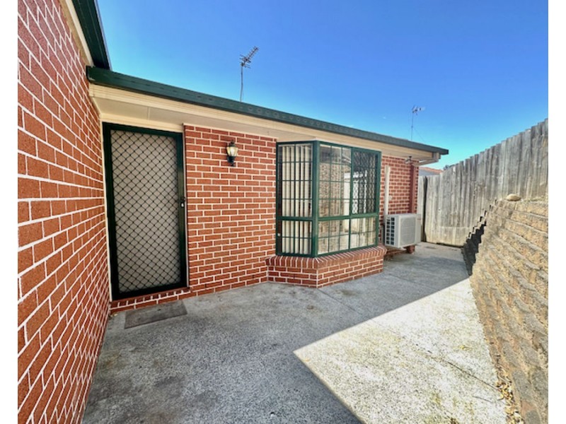 1/77 Cootharaba Dr, Helensvale QLD 4212