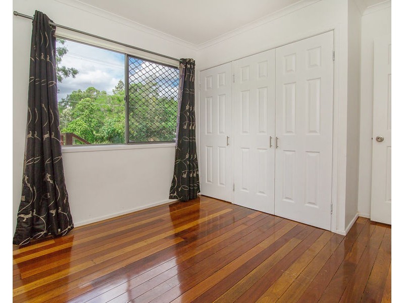 4 Duce St, Bundamba QLD 4304