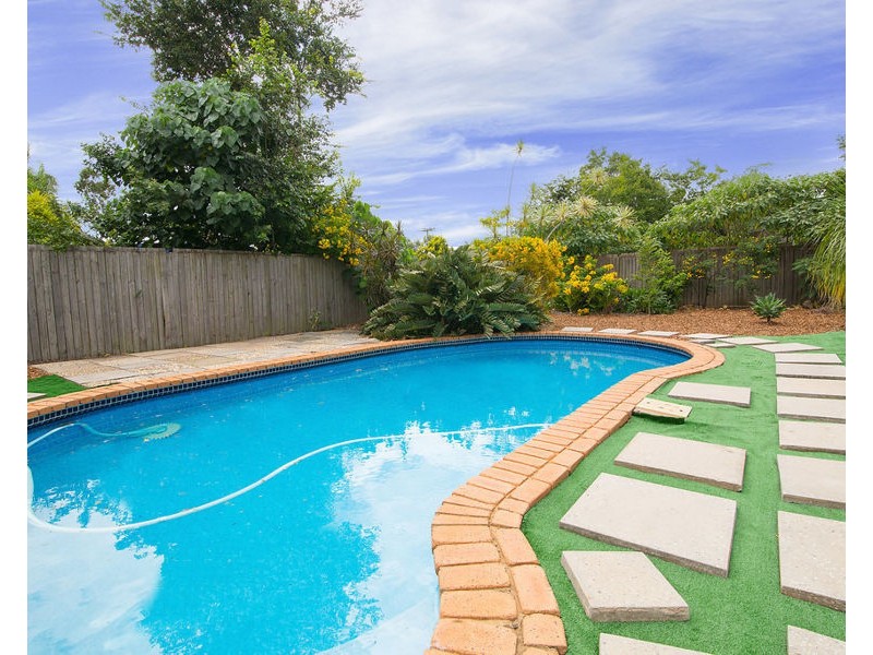 4 Duce St, Bundamba QLD 4304