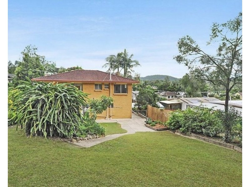 9 Wandearah Cresent, Ferny Hills QLD 4055