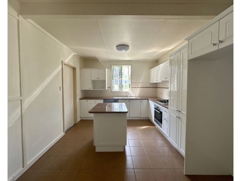 34 Frederick Street, Newtown QLD 4305