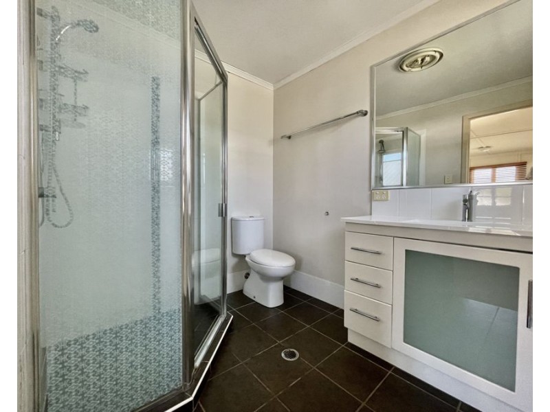 34 Frederick Street, Newtown QLD 4305