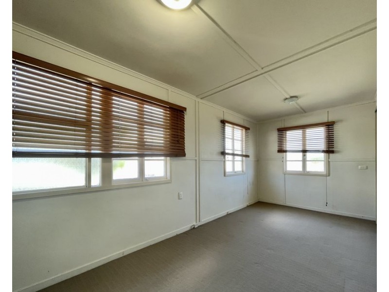 34 Frederick Street, Newtown QLD 4305