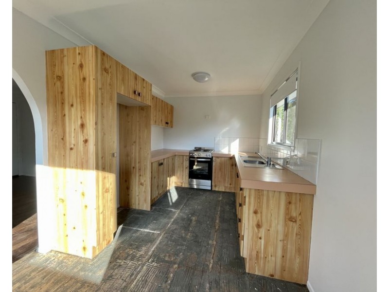 18 Nigel St, Redbank Plains QLD 4301