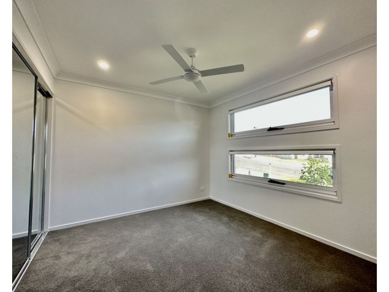 1/14 Lilium St, Ripley QLD 4306