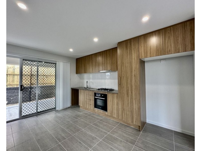 2/14 Lilium St, Ripley QLD 4306