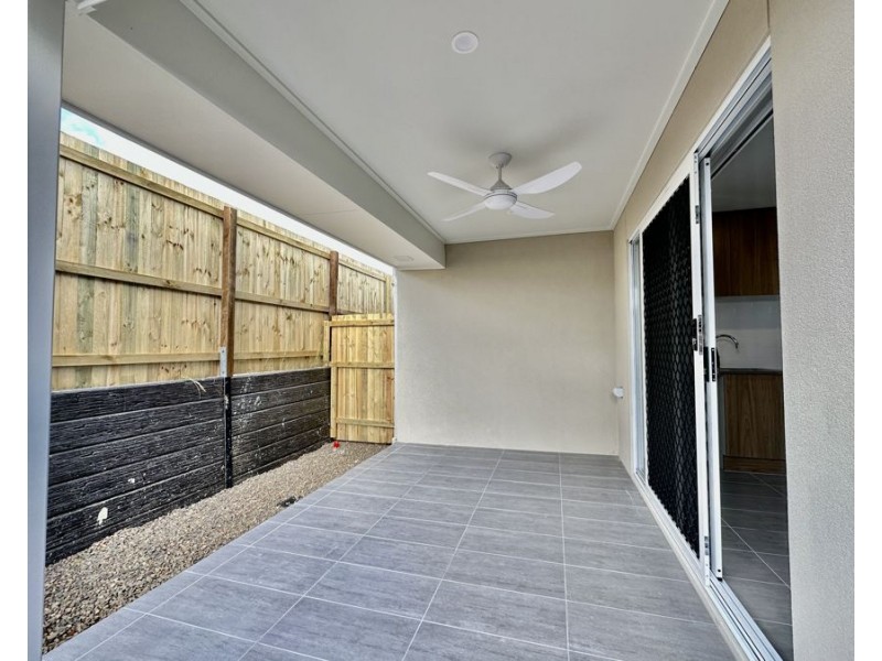 2/14 Lilium St, Ripley QLD 4306