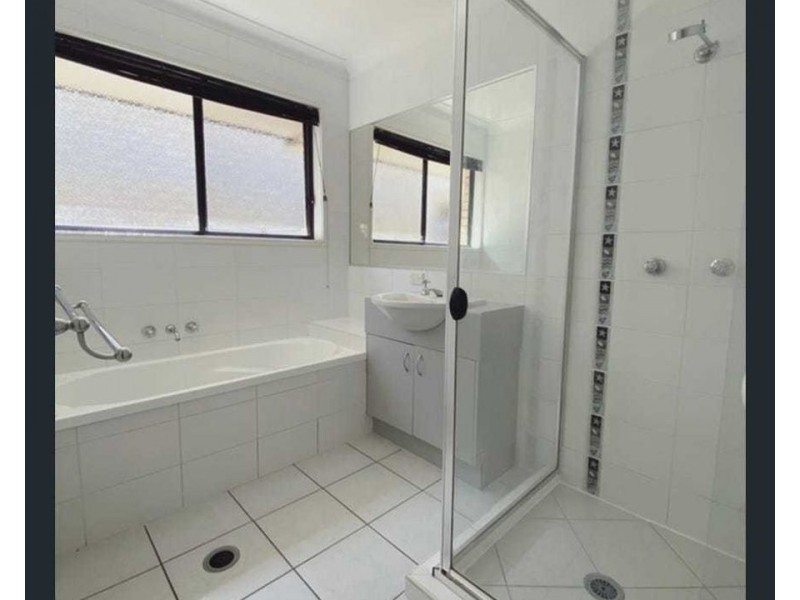 99 Collins St, Collingwood Park QLD 4301