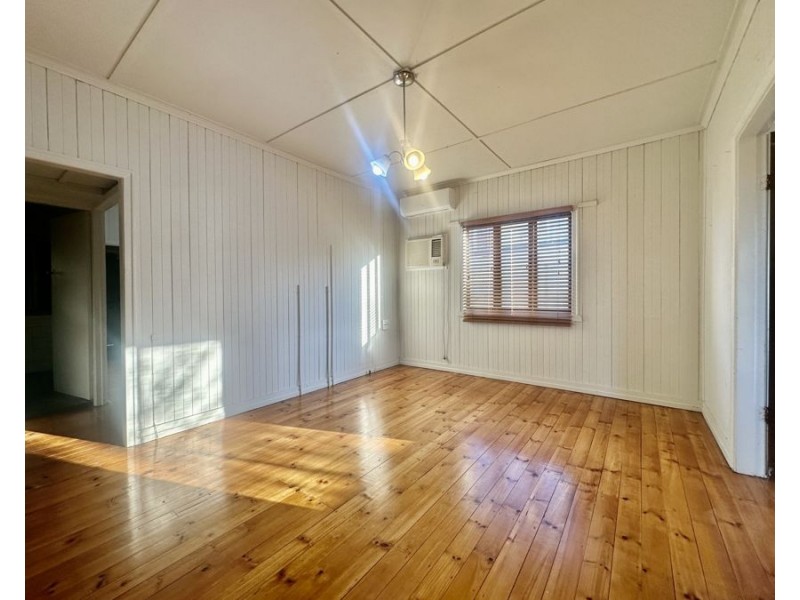 18 French St, Booval QLD 4304
