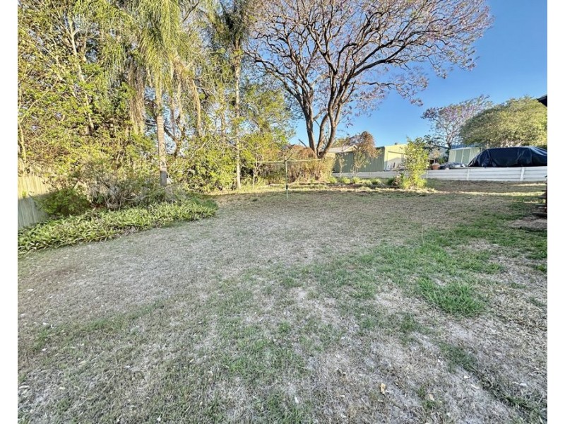 18 French St, Booval QLD 4304