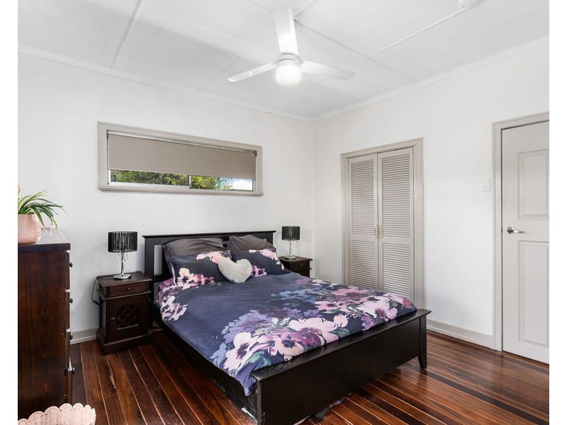 14 Schelbach Street, Booval QLD 4304