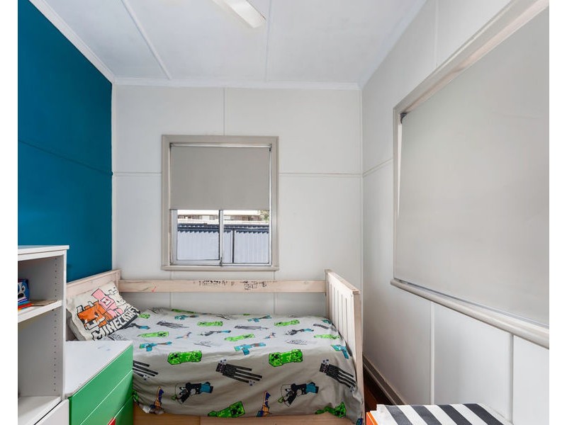 14 Schelbach Street, Booval QLD 4304