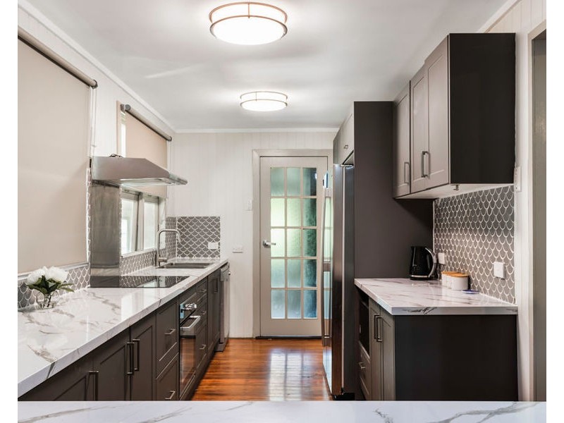 14 Schelbach Street, Booval QLD 4304