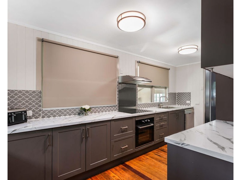 14 Schelbach Street, Booval QLD 4304