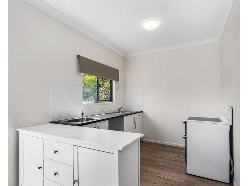 14 Schelbach Street, Booval QLD 4304