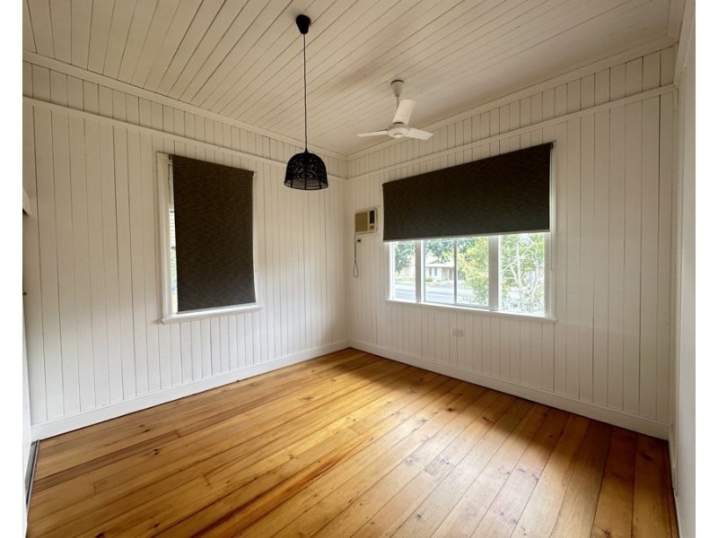 19 Old Toowoomba Road, One Mile QLD 4305