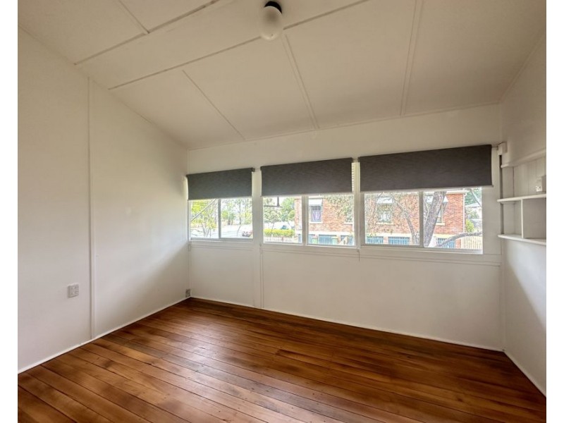 19 Old Toowoomba Road, One Mile QLD 4305