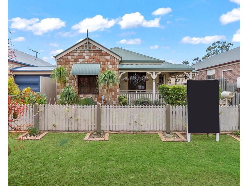 17 Hyde Place, Forest Lake QLD 4078