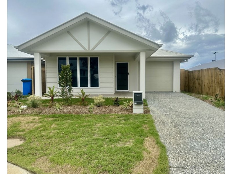13 Evelyn Cl, Deebing Heights QLD 4306