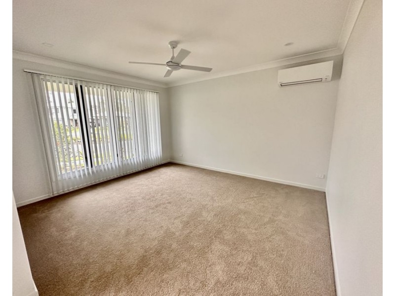 13 Evelyn Cl, Deebing Heights QLD 4306