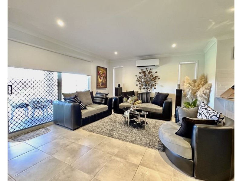 6 Langland Cct, Walloon QLD 4306