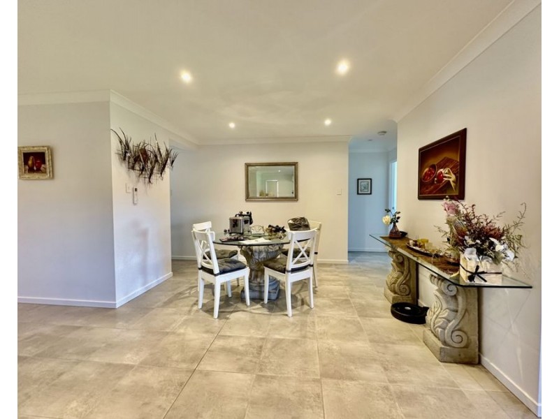 6 Langland Cct, Walloon QLD 4306