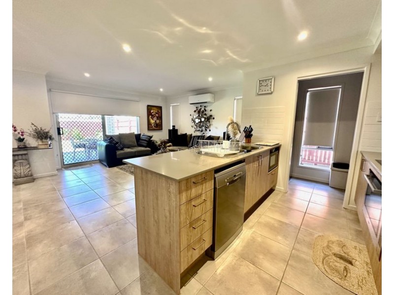 6 Langland Cct, Walloon QLD 4306