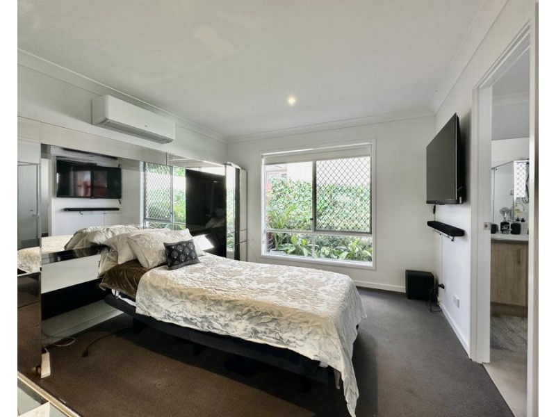 6 Langland Cct, Walloon QLD 4306