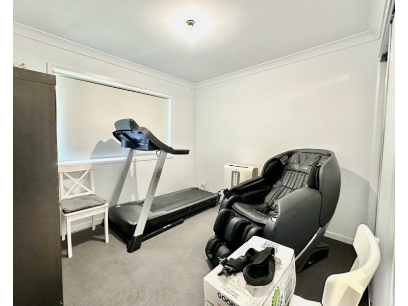 6 Langland Cct, Walloon QLD 4306