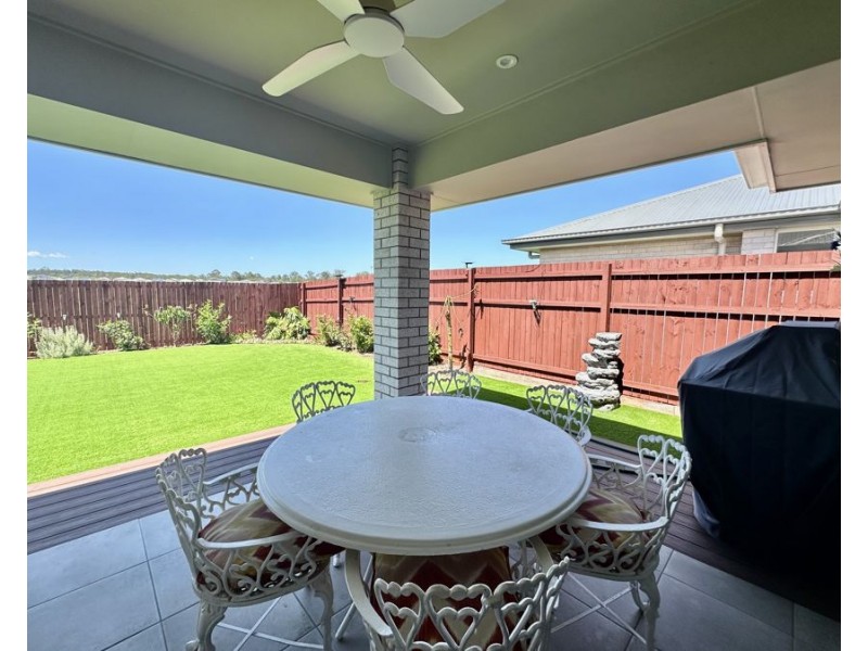 6 Langland Cct, Walloon QLD 4306